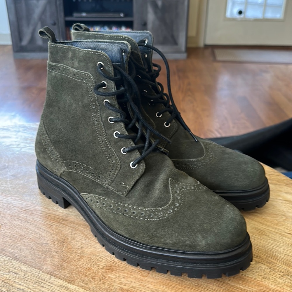 Men’s size 12 Express Green suede lug sole dress boots